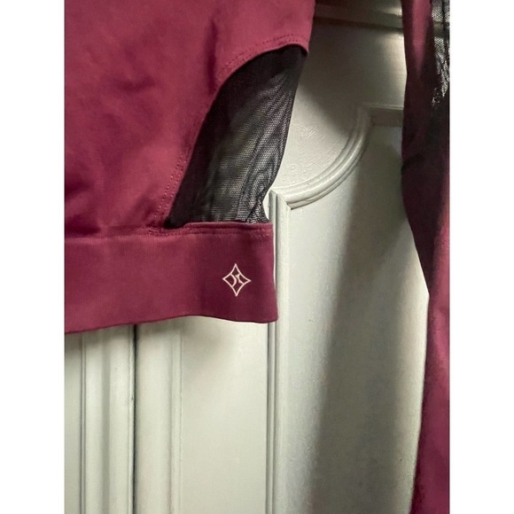 NUX NWT Crop Top Mesh Accents Long Sleeve Athletic Athleisure Small - Picture 4 of 4